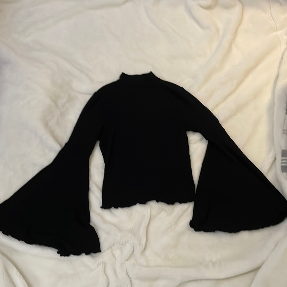 Black flare top shyanne